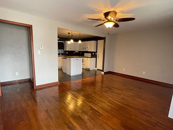 4th image of 1 Parkview Dr