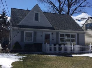 24001 Knickerbocker Rd, Bay Village, OH 44140