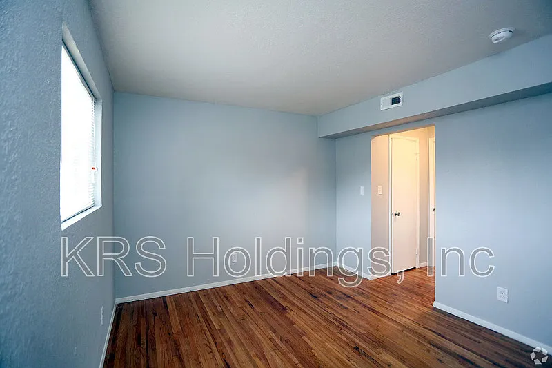 1 bed, 1.0 bath, 530 sqft, $695 — Photo 2