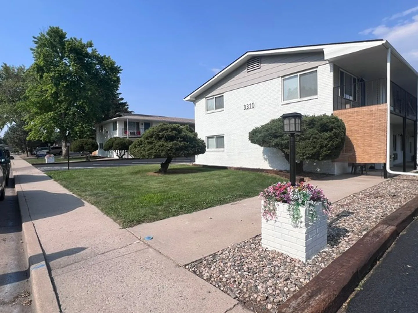 3340 Butternut Dr (15 units) — Photo 2