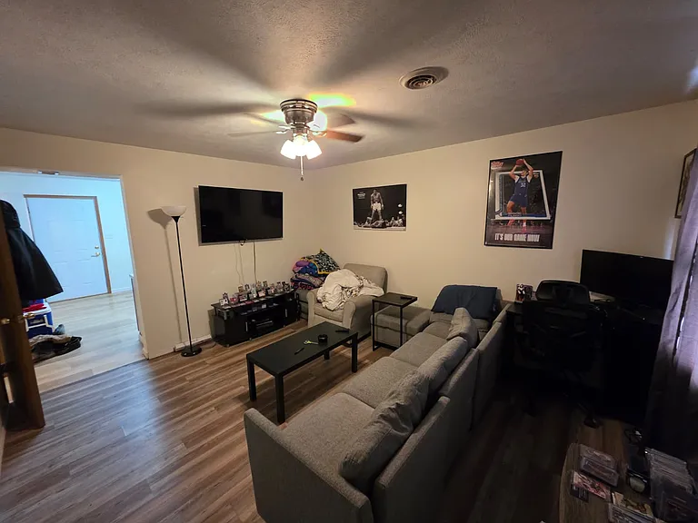 3456 Giant City Rd #C — Photo 5