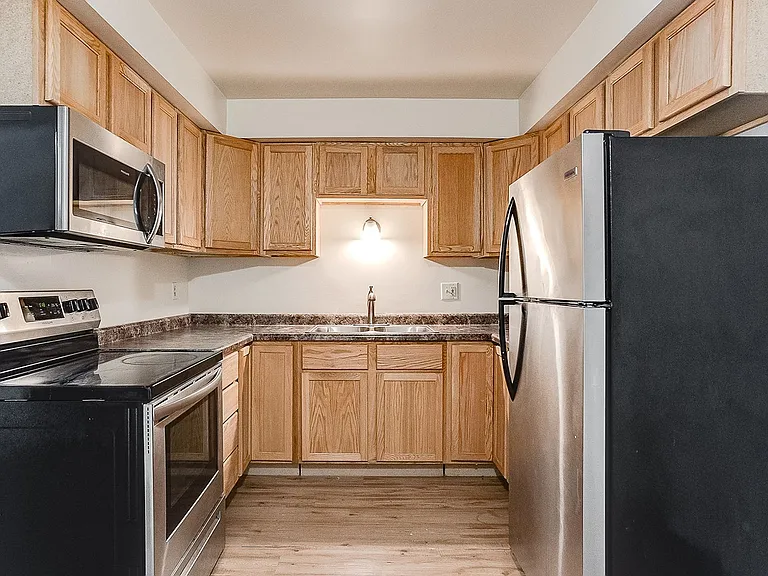 Mark Court Apartments — Photo 33