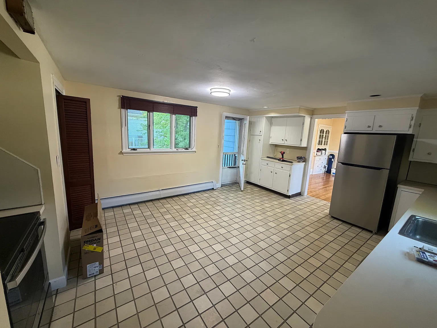 3 bed, 1800 sqft, $3,000 — Photo 2
