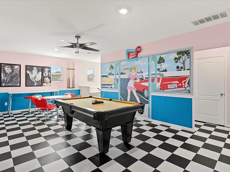 Building's Lounge