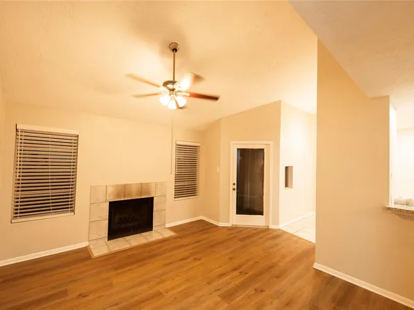 2021 Spenwick Dr APT 624, Houston, TX 77055