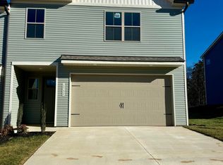 1732 Bennett Village Dr, Maryville, TN 37804