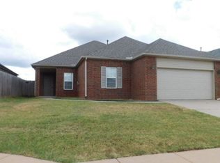 2718 Napuaa Pl, Honolulu, HI 96822