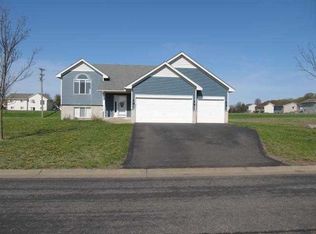 1013 8th Ave SW, Isanti, MN 55040