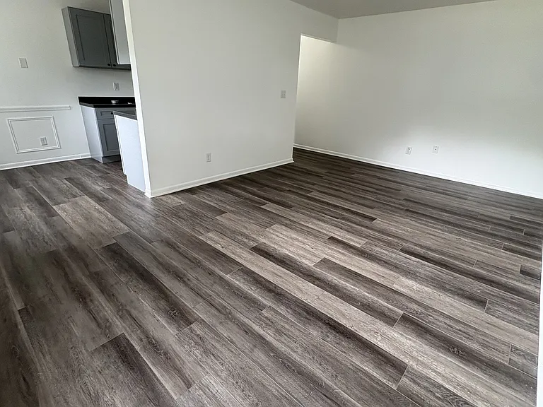 595 Wagner Dr #7 — Photo 2