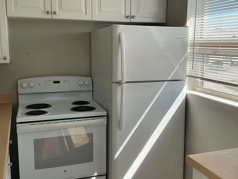 420 Monroe Ave #D202 — Photo 16