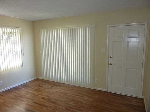 2nd image of 4122 W 120th St APT A