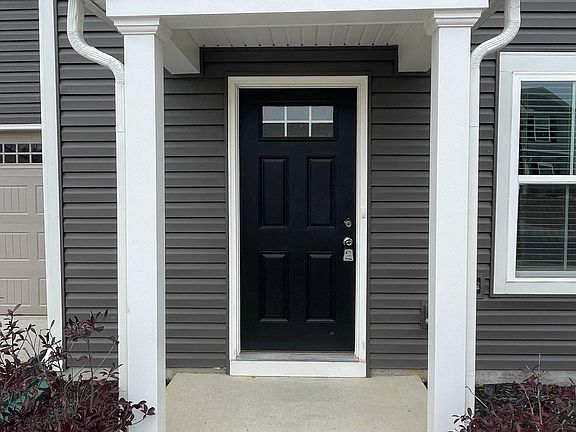 2nd image of 3055 Dartmoor Pl