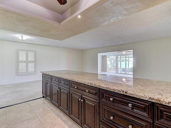 5th image of 11104 W Cameo Dr