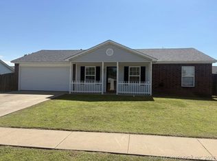 504 NE Elmhurst Ave, Bartlesville, OK 74006