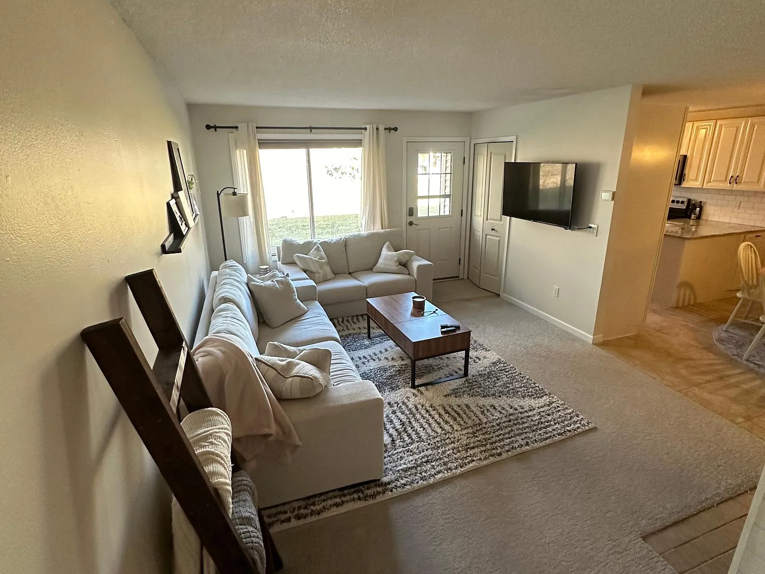 2 bed, 1.5 bath, 1178 sqft, $2,200 — Photo 3