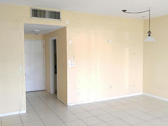 4th image of 55 Sea Park Blvd APT 306