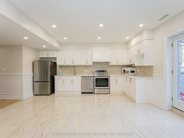 337 Centennial Rd #BASEMENT — Photo 14