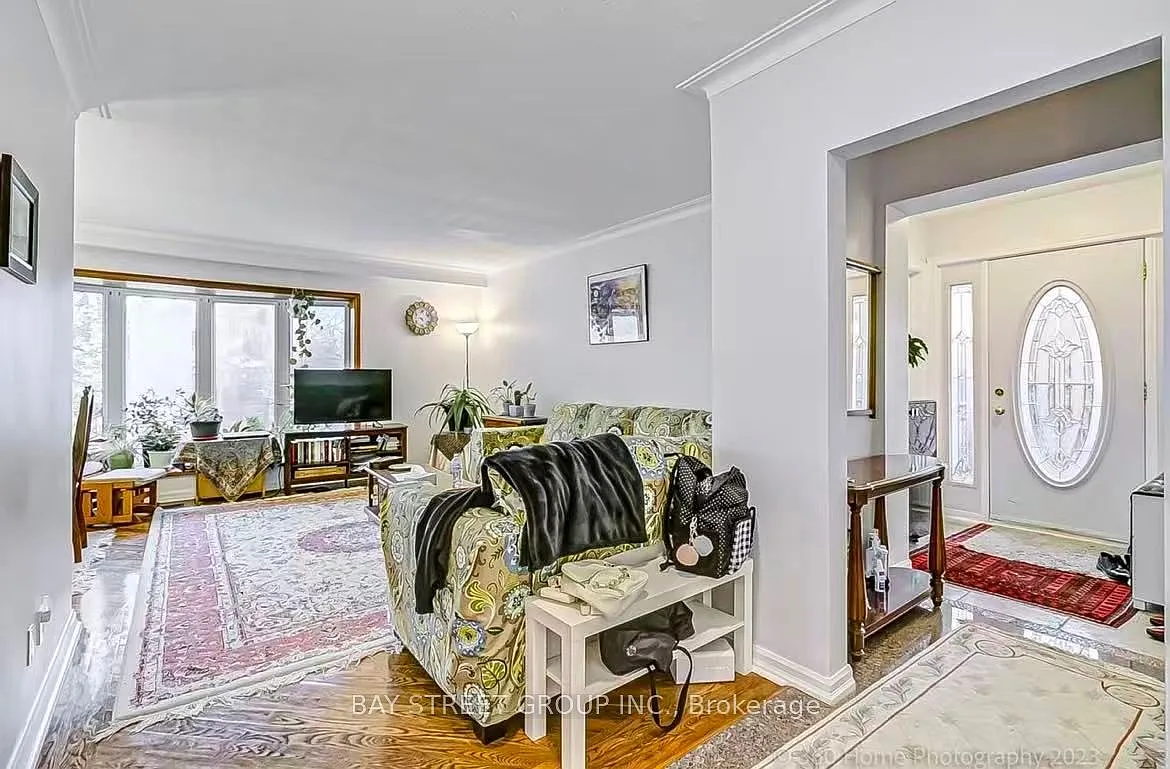 3 bed, $2,950 — Photo 2