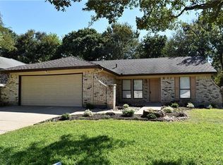 2016 W Nathan Lowe Rd, Arlington, TX 76017
