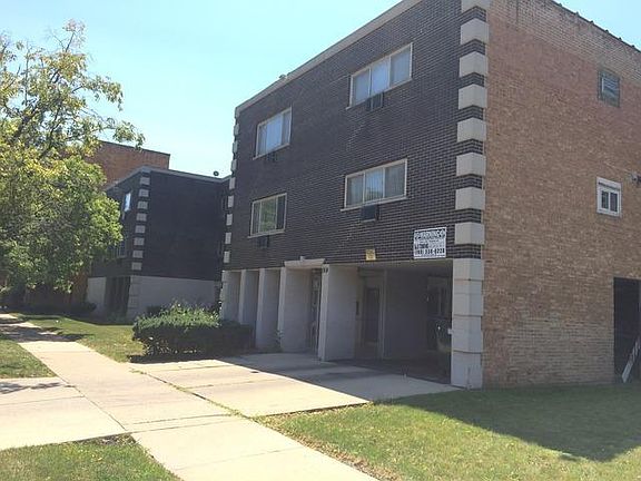 2nd image of 914 N Austin Blvd APT A3