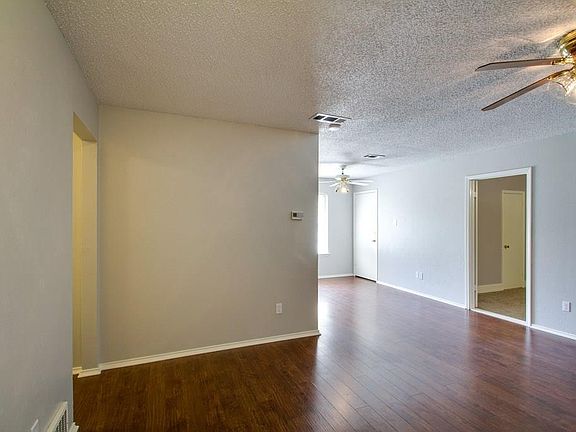 4th image of 5809 Willow Crest Dr