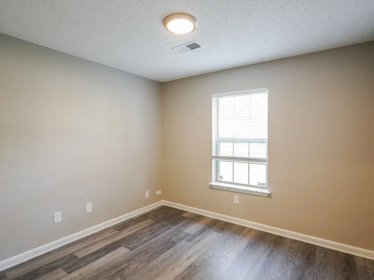 3944 Rock Creek Dr — Photo 13