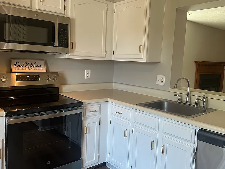 8414 Klarey Ct — Photo 6