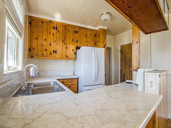 2nd image of 4637 S Brookwood Cir