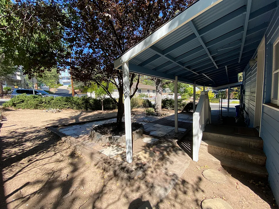 204_Park_Unit A_Backyard_10052020