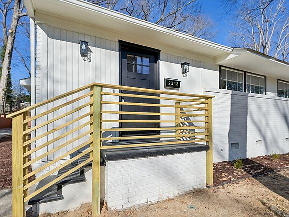 3rd image of 2343 Derby Dr