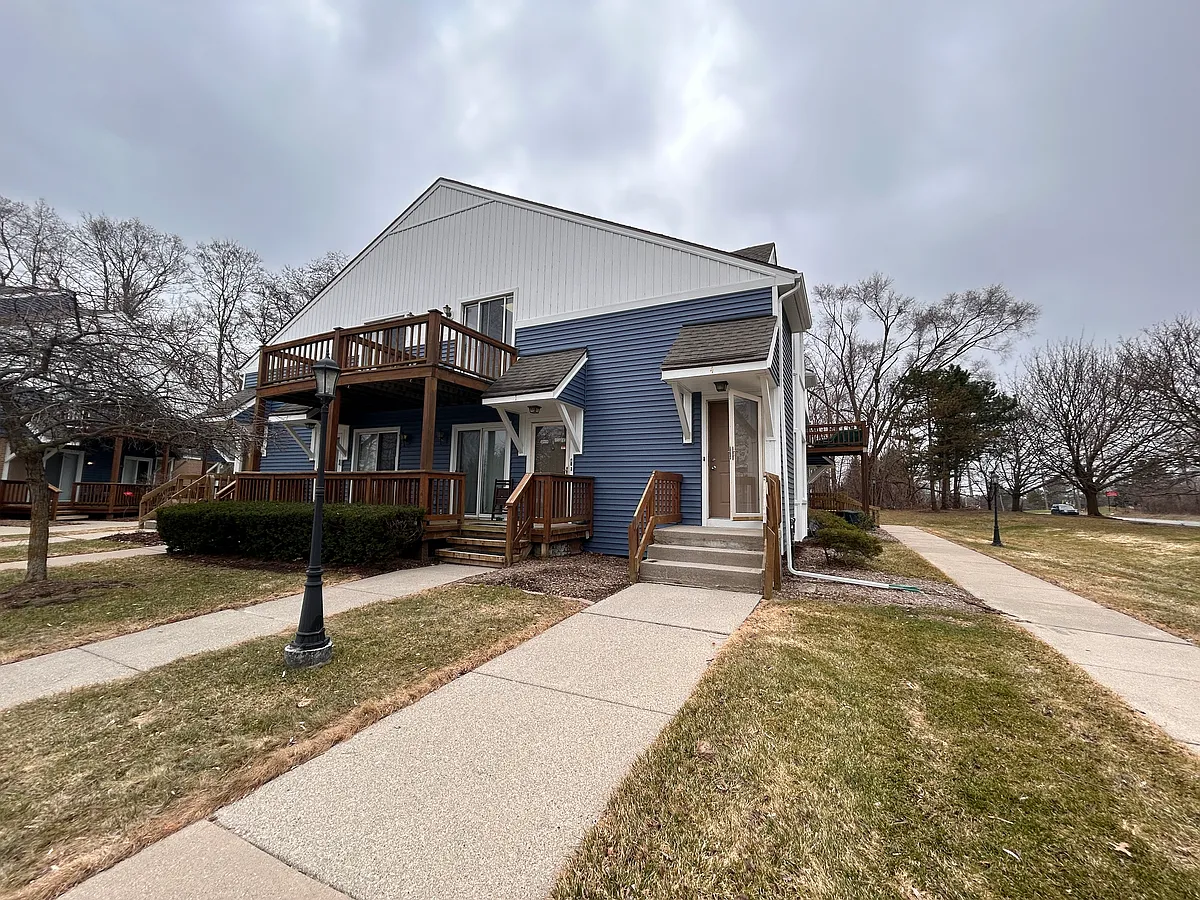 Building Photo - 45000 Bayview Dr #4