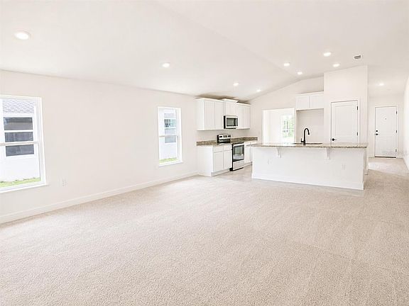 4th image of 262 Verny Grove Ln