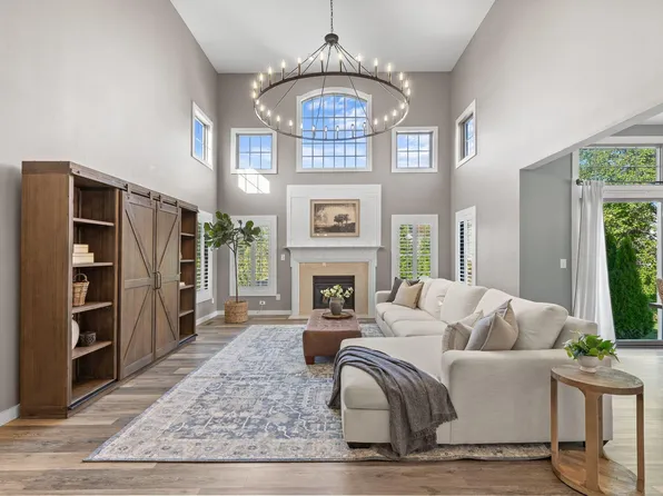 5806 Barbara Dr, Hilliard, OH 43026