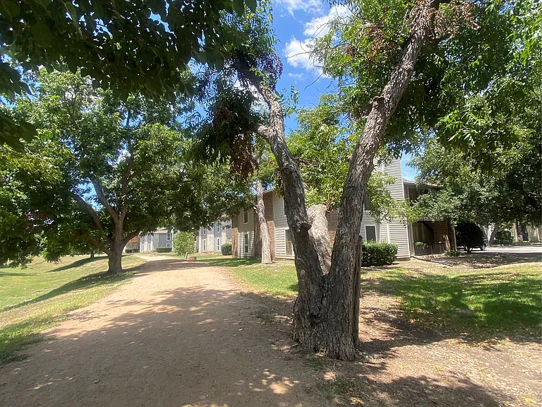 10616 Mellow Mdws #11B — Photo 40