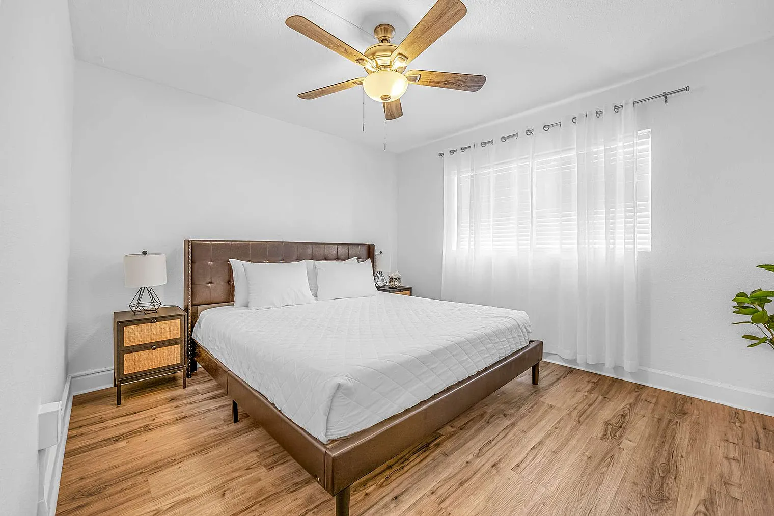 2 bed, 1.0 bath, $2,593 — Photo 3