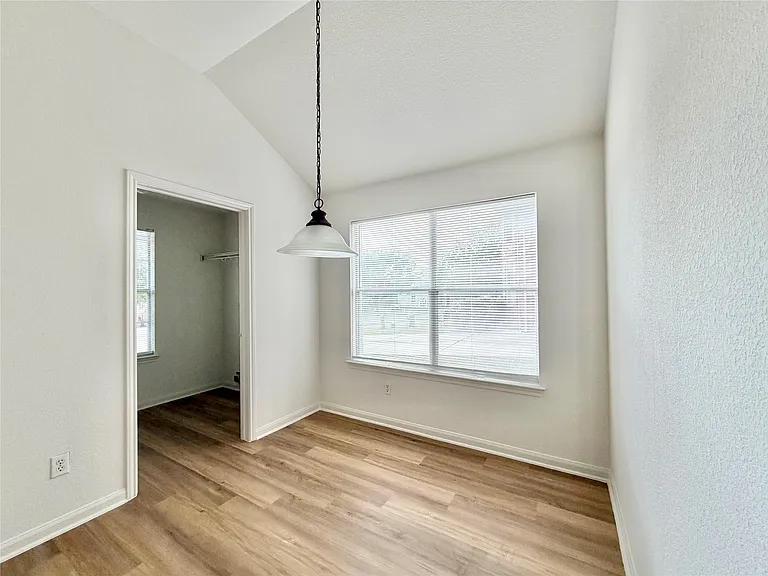 939 Dark Horse Ln — Photo 5