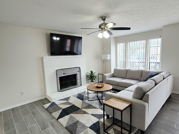 4th image of 10047 Emerald Creek Dr