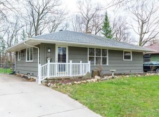 814 Carbeck Dr, Ann Arbor, MI