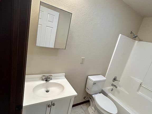 5th image of 2315 SW H Ave APT 107
