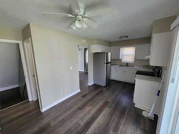 3rd image of 6585 Beverly Dr #6585