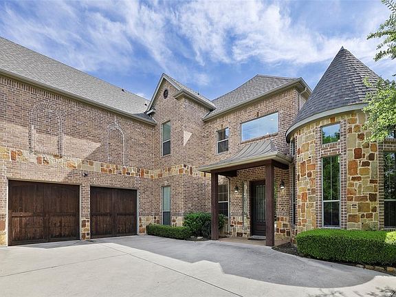 3rd image of 8908 Waterchase Cir