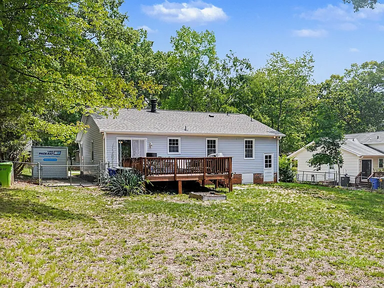 605 Sawmill Rd — Photo 21