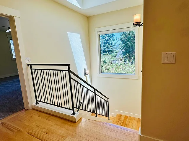 512 Lockewood Ln — Photo 11