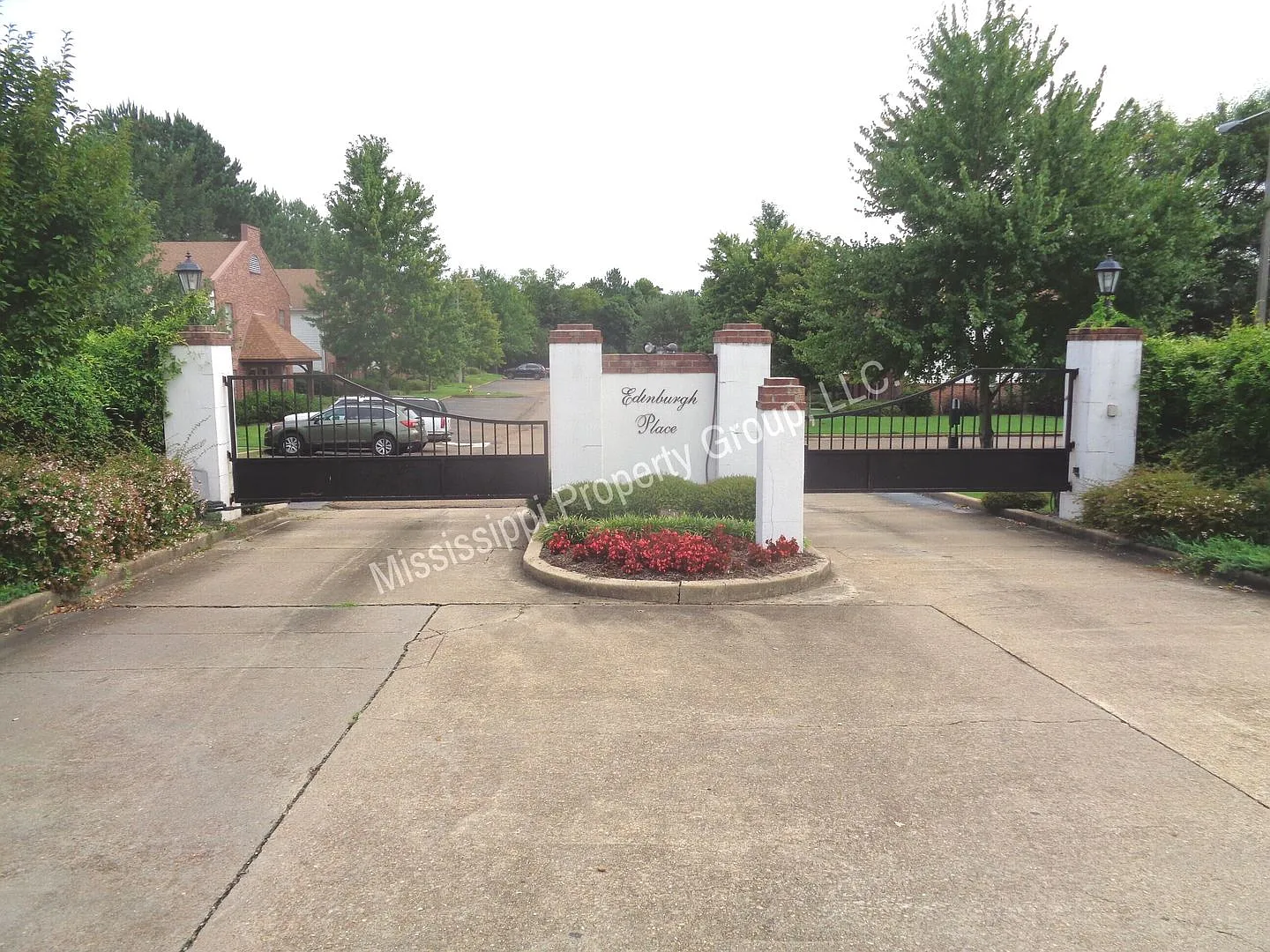 2br/2.5ba For Rent — Photo 2