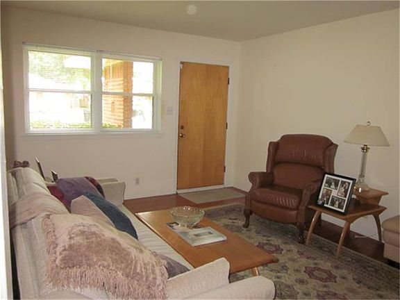 5th image of 2515 Droxford Dr