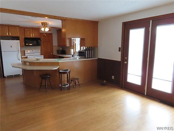 5th image of 6130 Clinton St