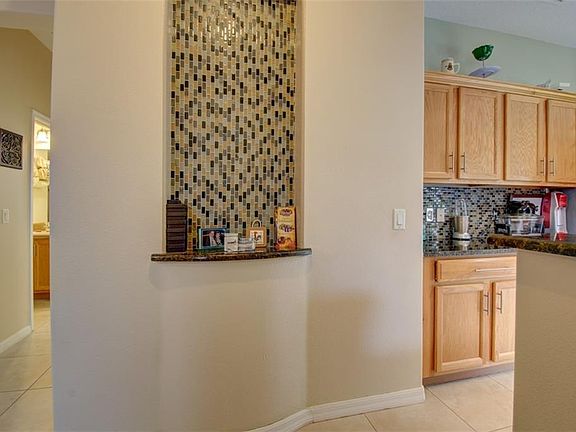 5th image of 540 Casanova Ct