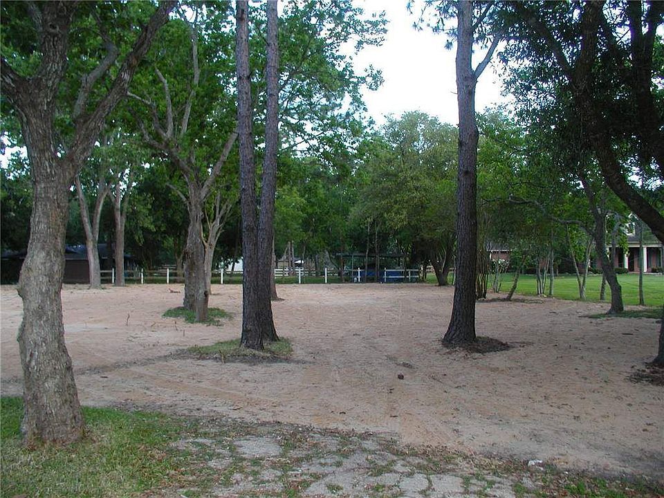 2nd image of 3 Wilderness Trl