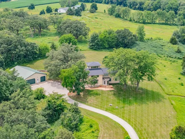 N7803 Toppe Rd, Waterloo, WI 53594