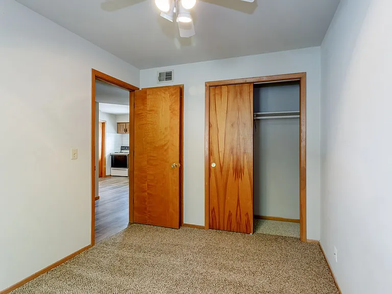7670 N Euclid Ave — Photo 18